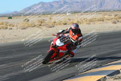 media/Jan-10-2025-CVMA Friday Practice (Fri) [[489e0da257]]/Group 4 and Trackday/Session 2 (Turn 4 Inside)/